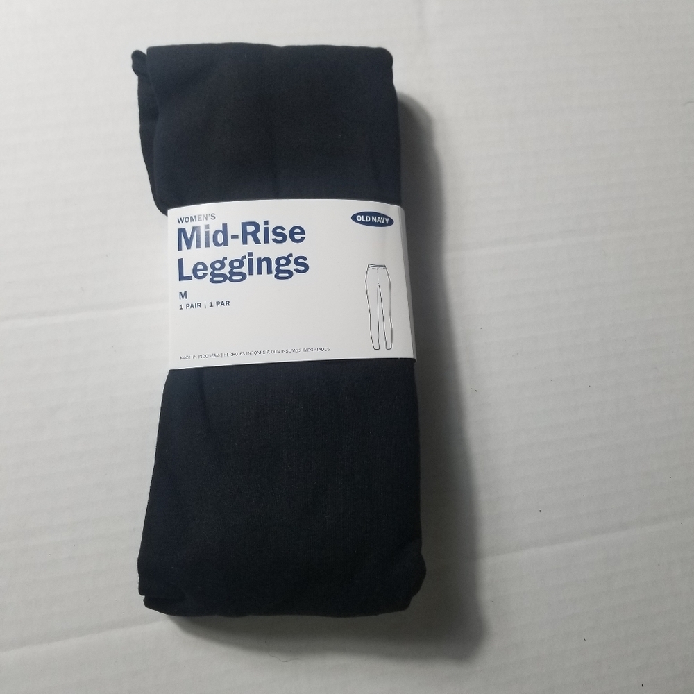 NWT OLD NAVY WOMEN'S MID RISE BLACK LEGGINGS SIZE MEDIUM